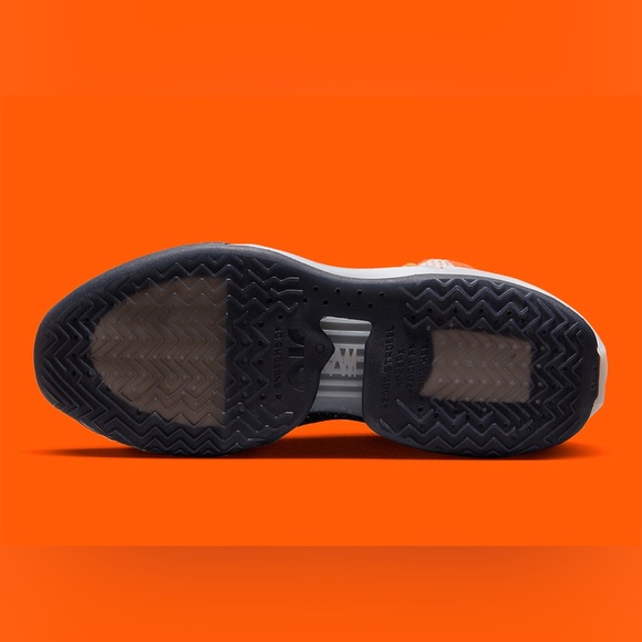 NWOB Nike Air Zoom GT Jump Orange Black - Picture 7 of 8